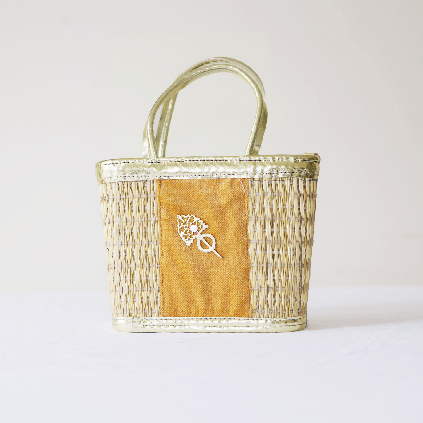 Sac à Main en Fibre Naturelle – Élégance et Durabilité