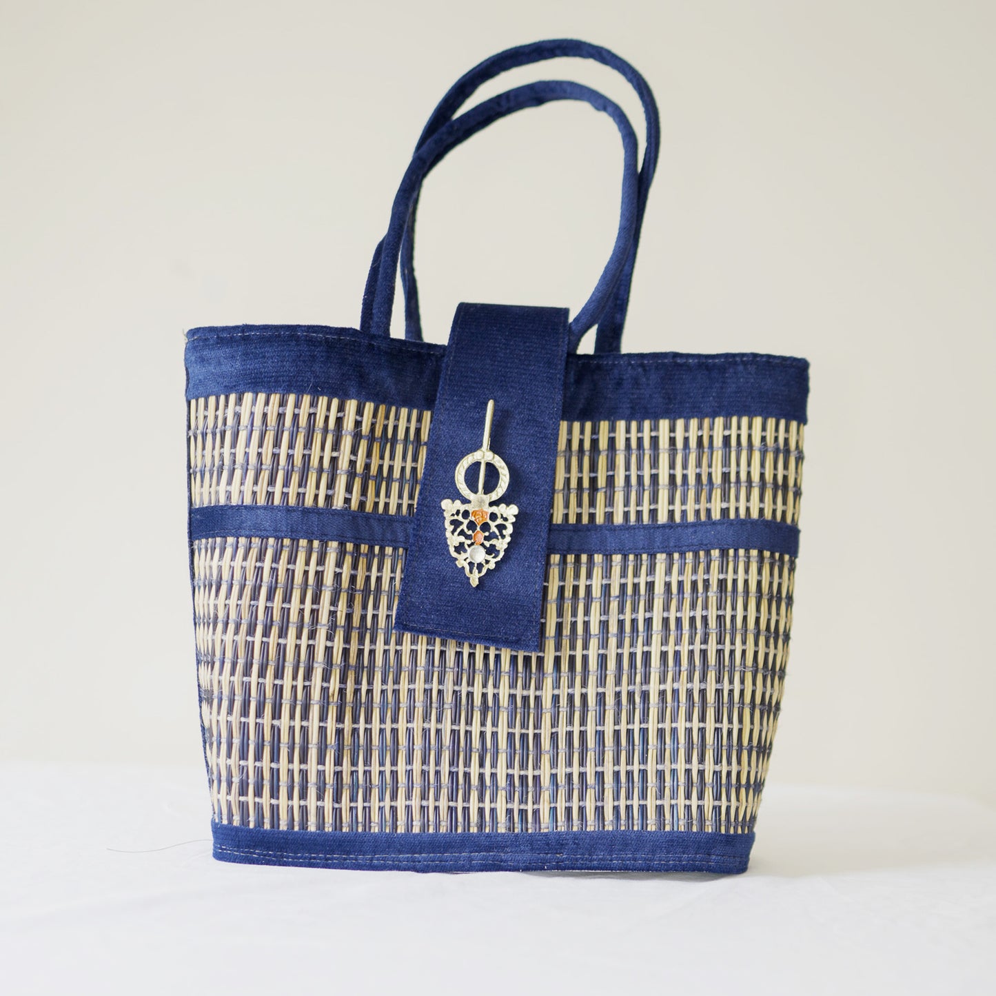 Sac à Main en Fibre Naturelle – Élégance et Durabilité