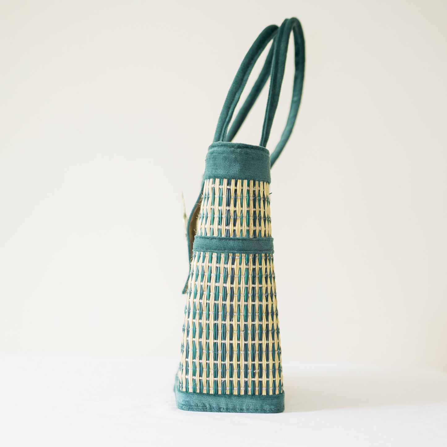 Sac à Main en Fibre Naturelle – Élégance et Durabilité