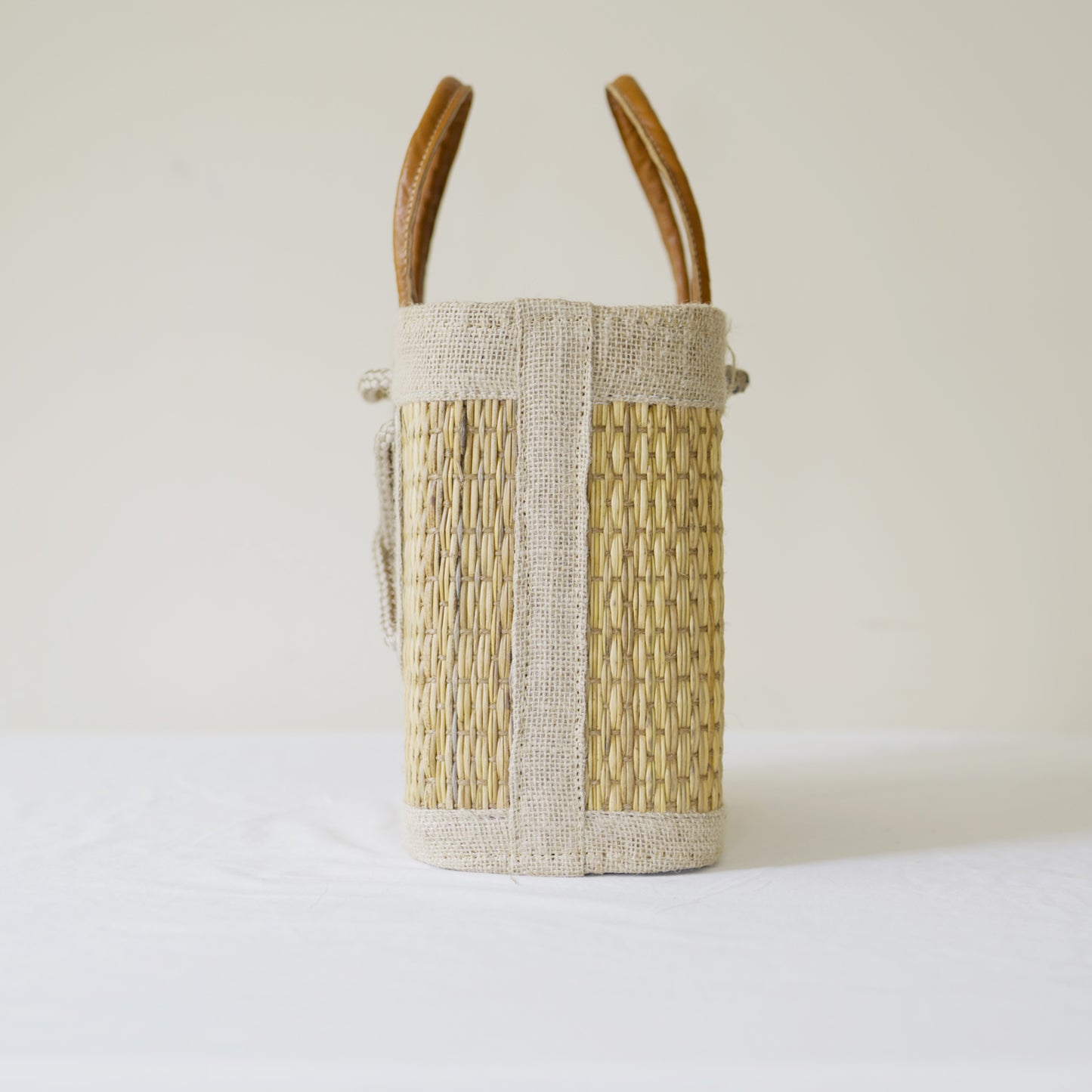 Sac à Main en Fibre Naturelle – Élégance et Durabilité