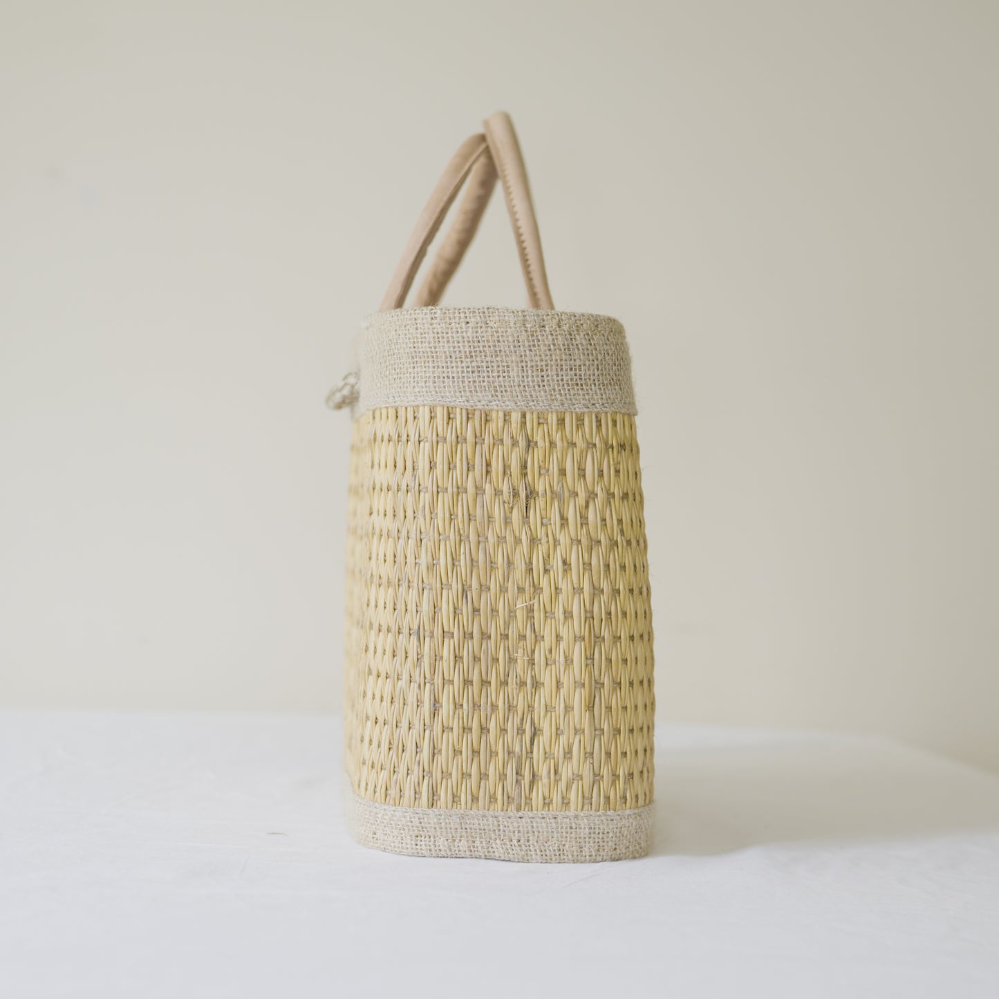 Sac à Main en Fibre Naturelle – Élégance et Durabilité