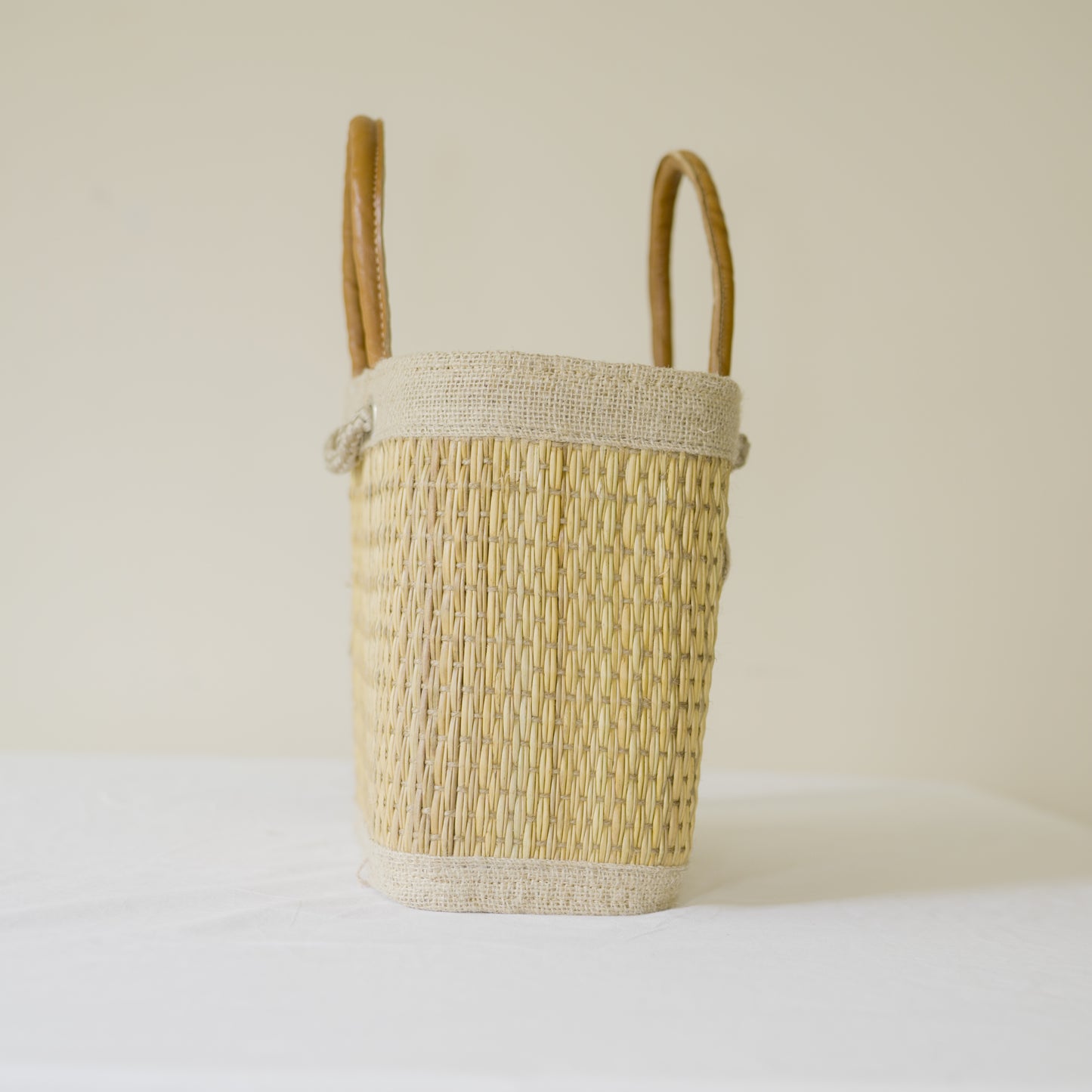 Sac à Main en Fibre Naturelle – Élégance et Durabilité