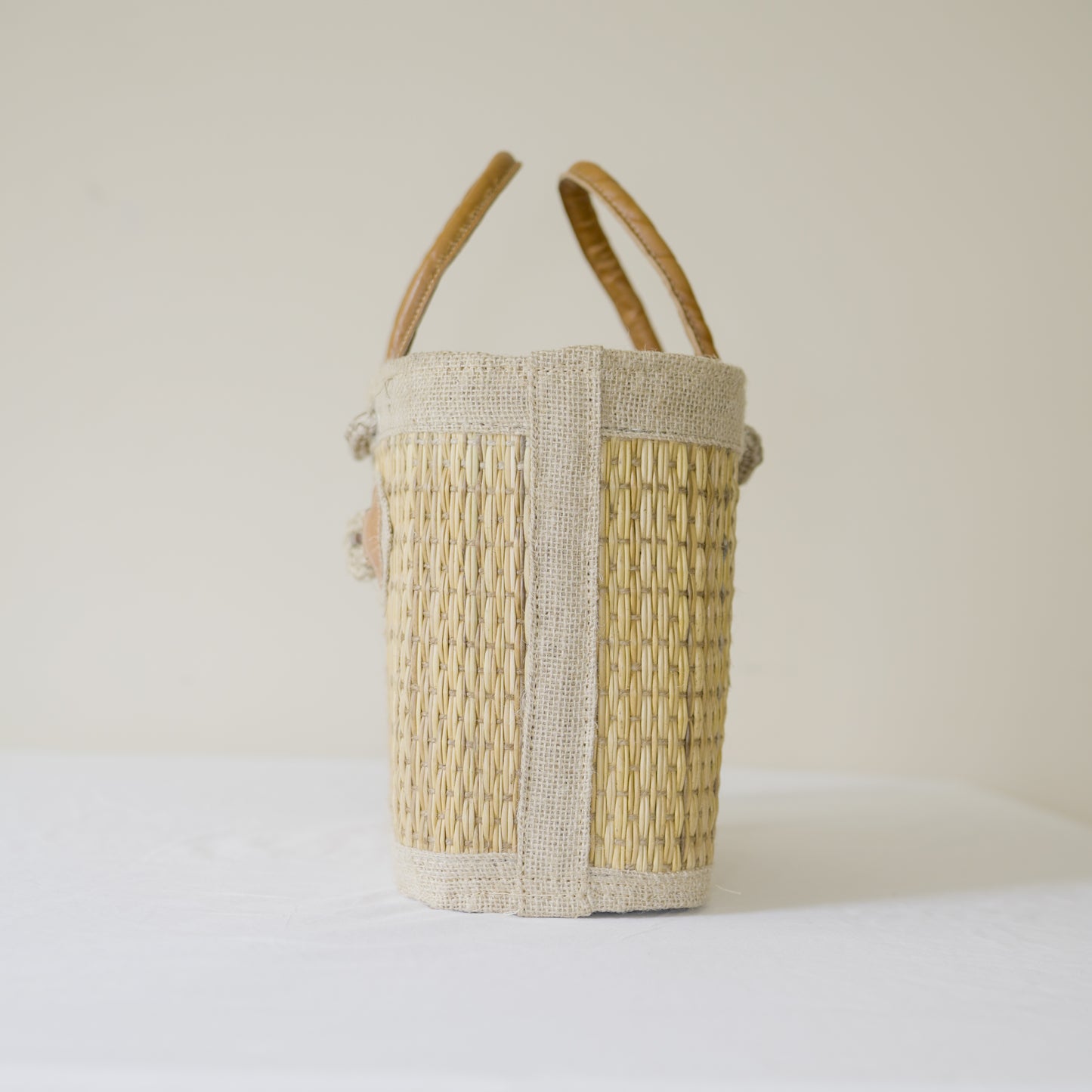 Sac à Main en Fibre Naturelle – Élégance et Durabilité