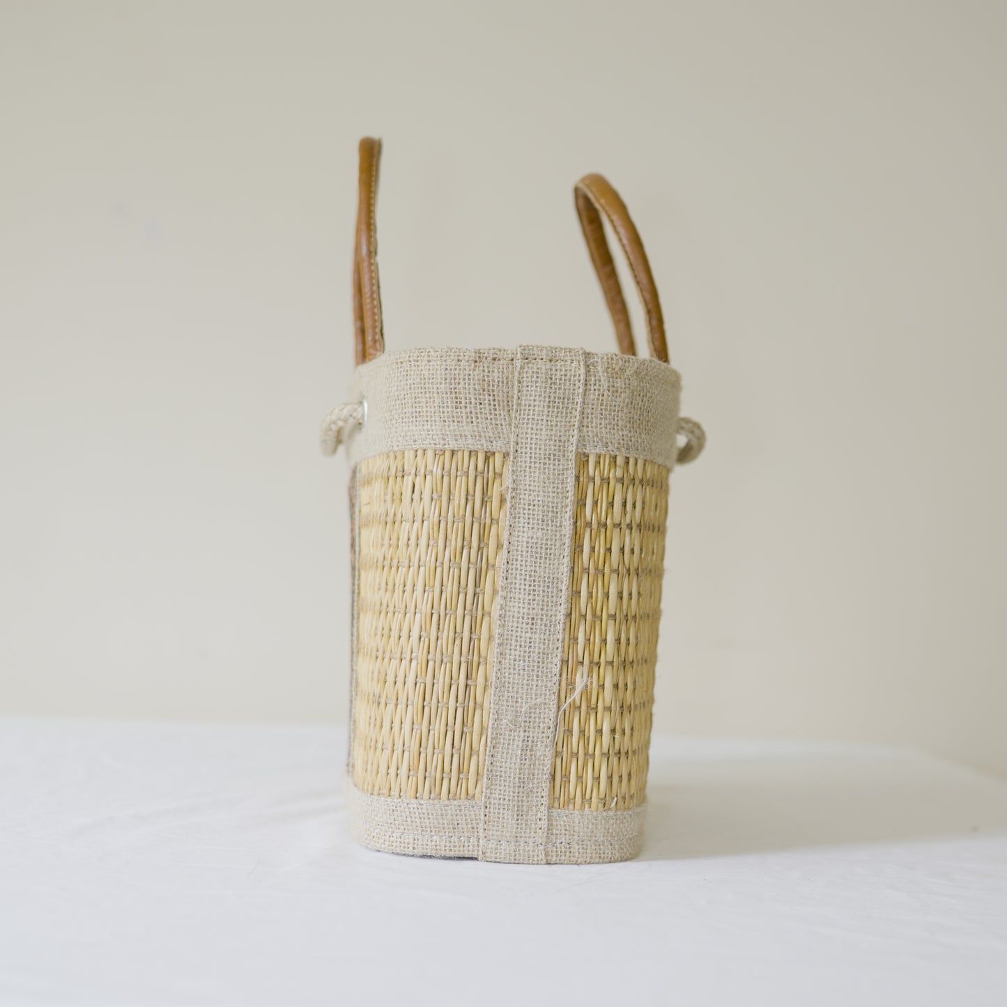 Sac à Main en Fibre Naturelle – Élégance et Durabilité