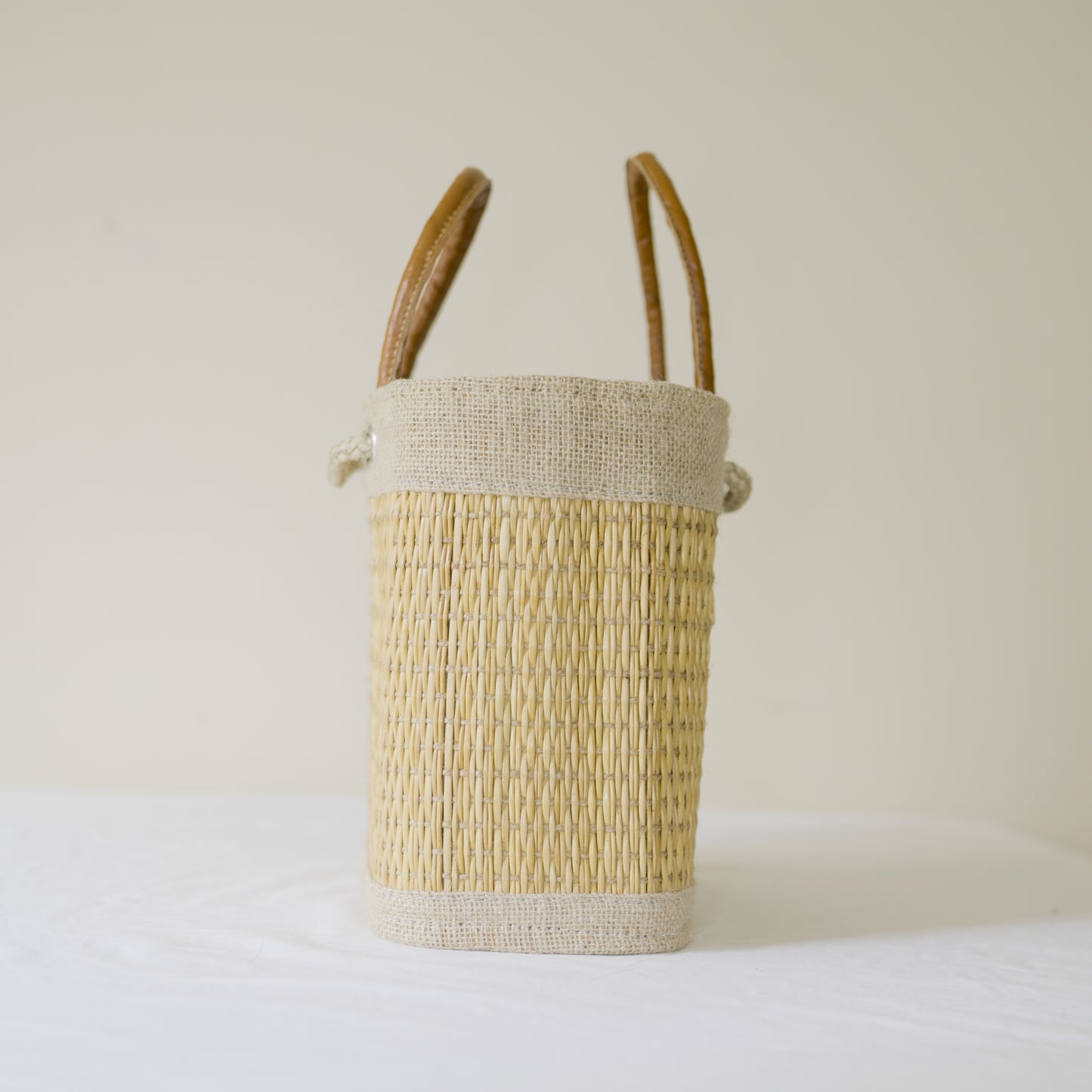 Sac à Main en Fibre Naturelle – Élégance et Durabilité