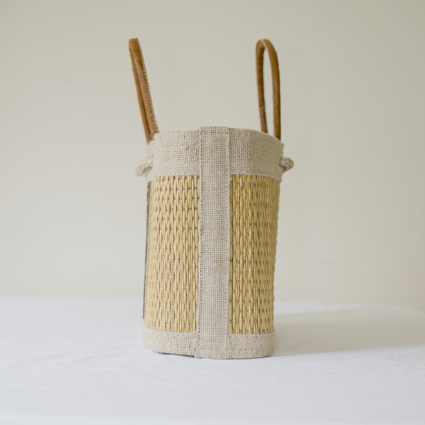 Sac à Main en Fibre Naturelle – Élégance et Durabilité