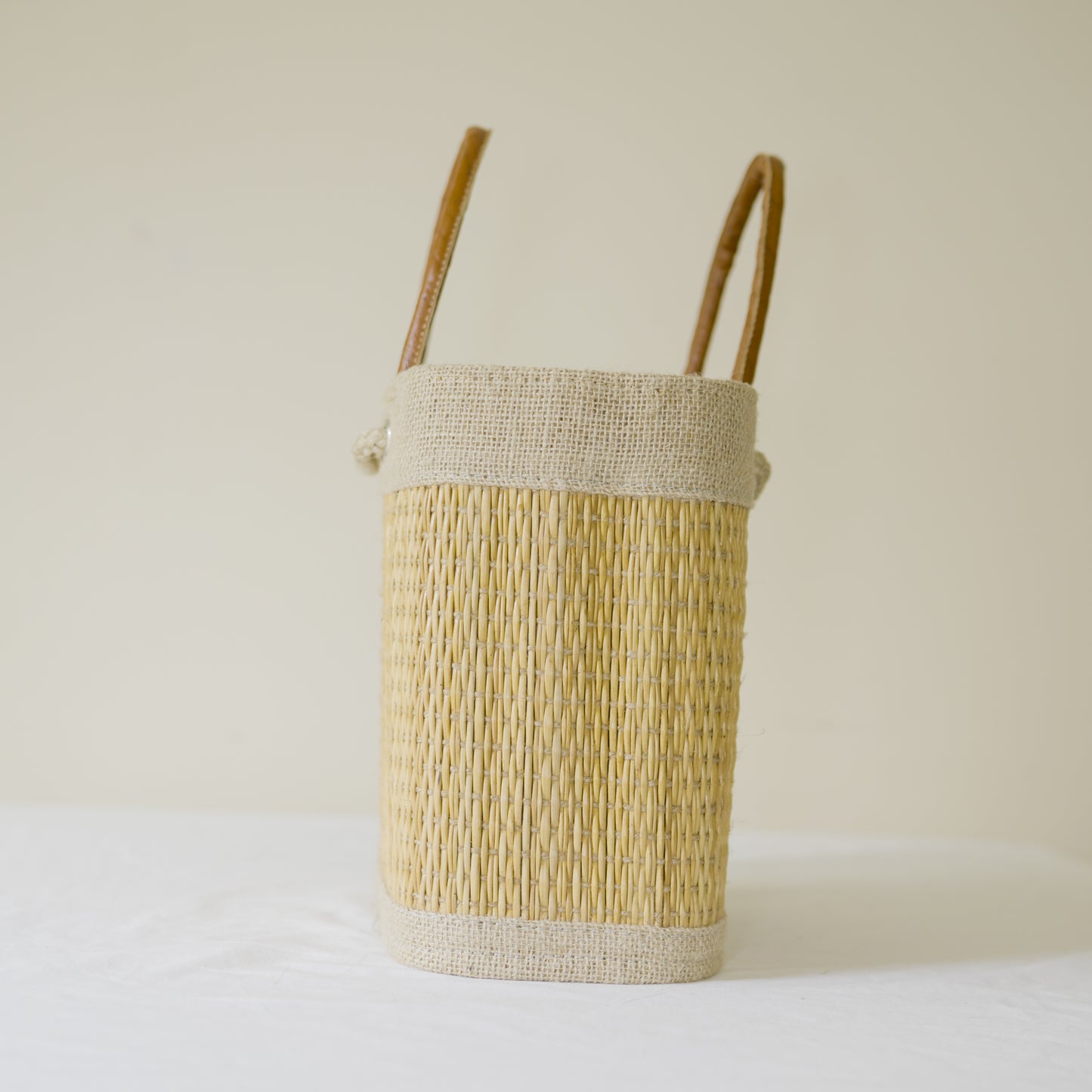 Sac à Main en Fibre Naturelle – Élégance et Durabilité