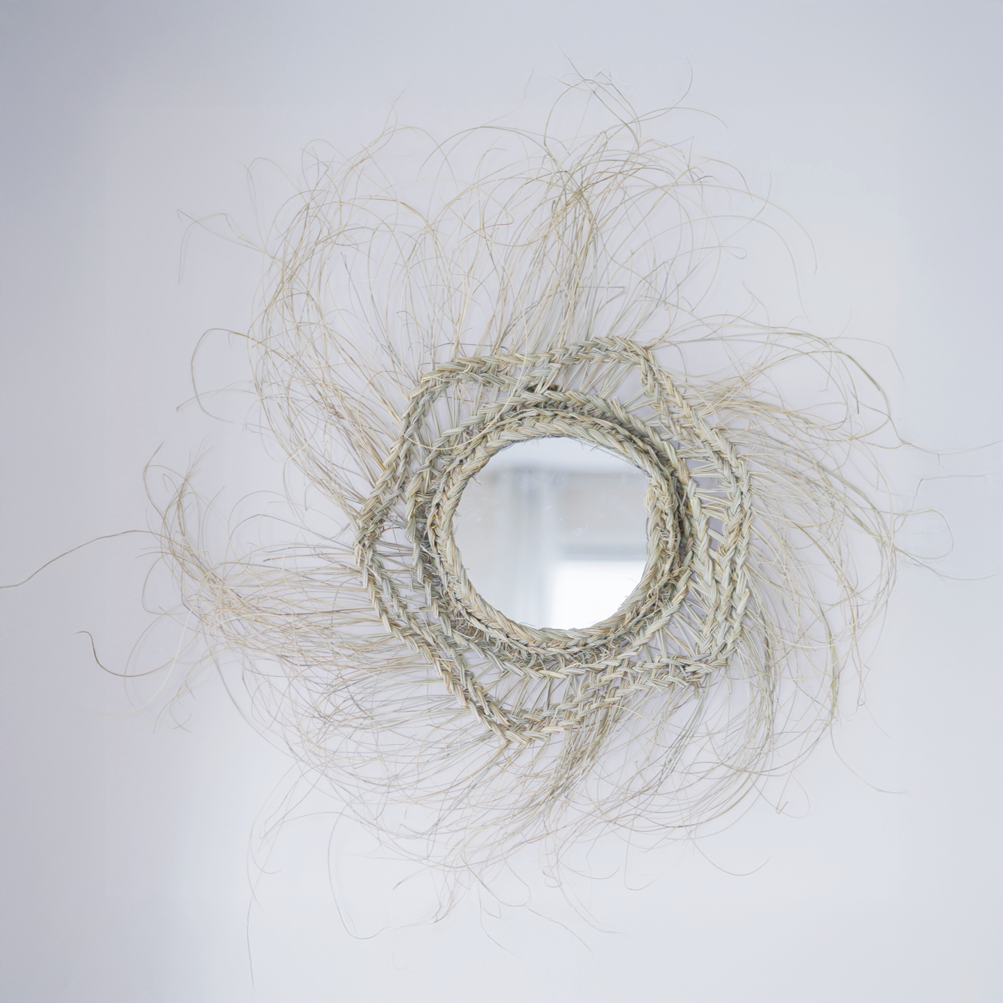 Miroir en Fibre Naturelle – Élégance et Design Naturel