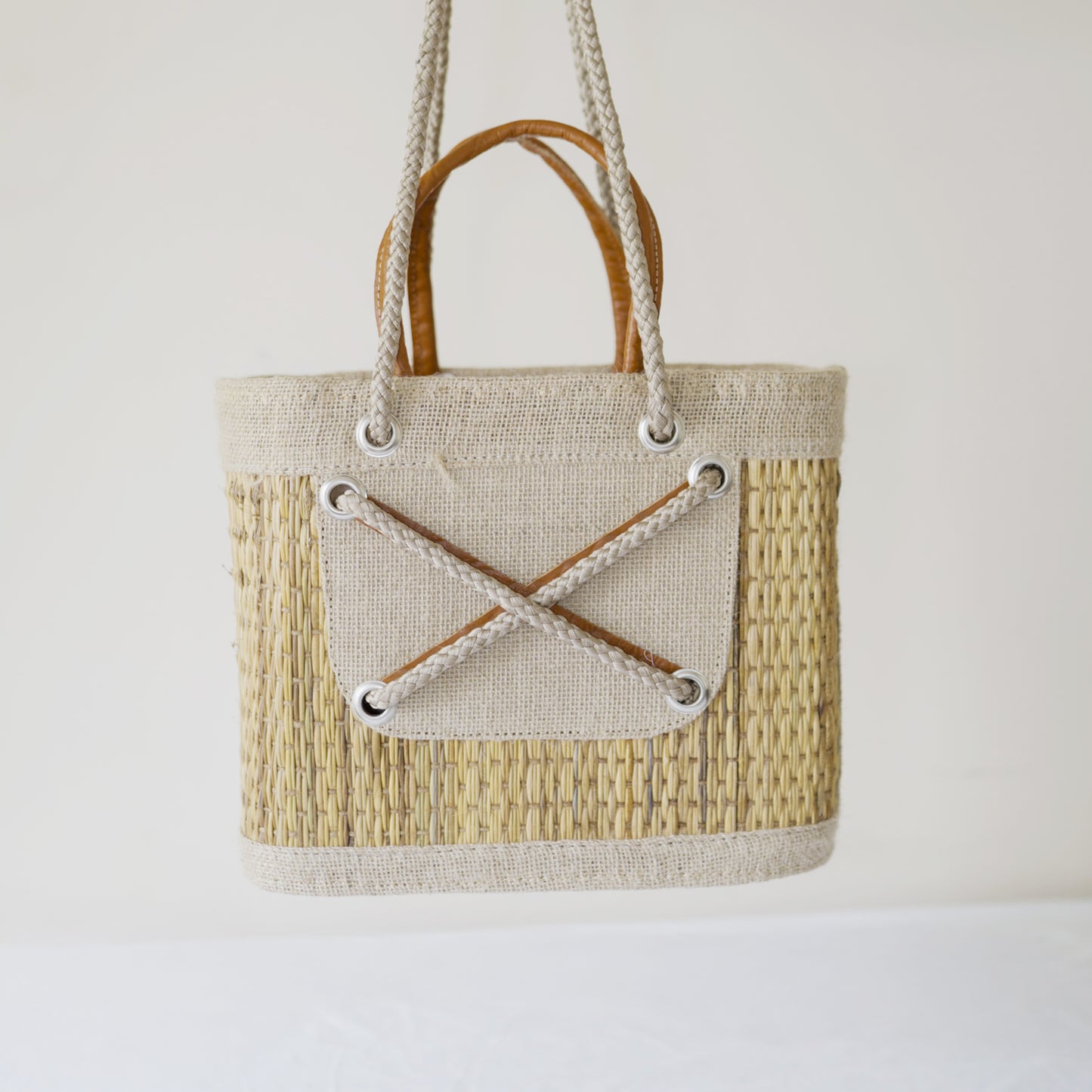 Sac à Main en Fibre Naturelle – Élégance et Durabilité