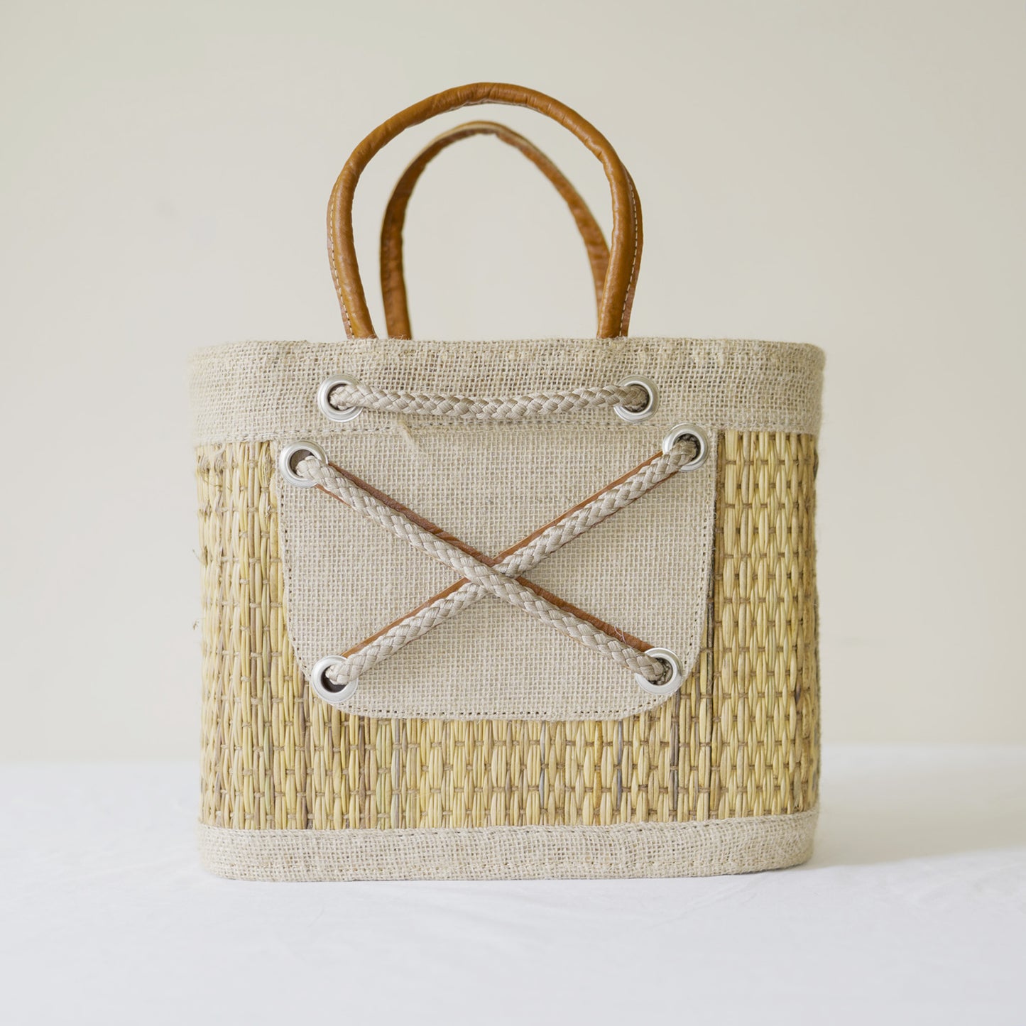 Sac à Main en Fibre Naturelle – Élégance et Durabilité
