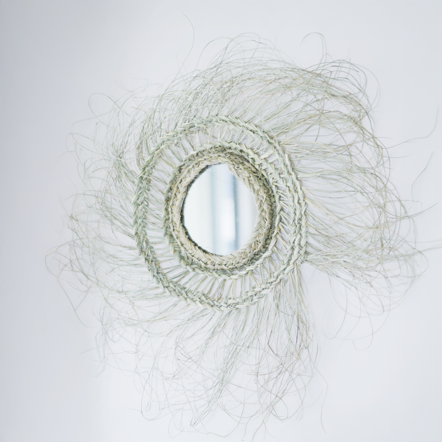 Miroir en Fibre Naturelle – Élégance et Design Naturel